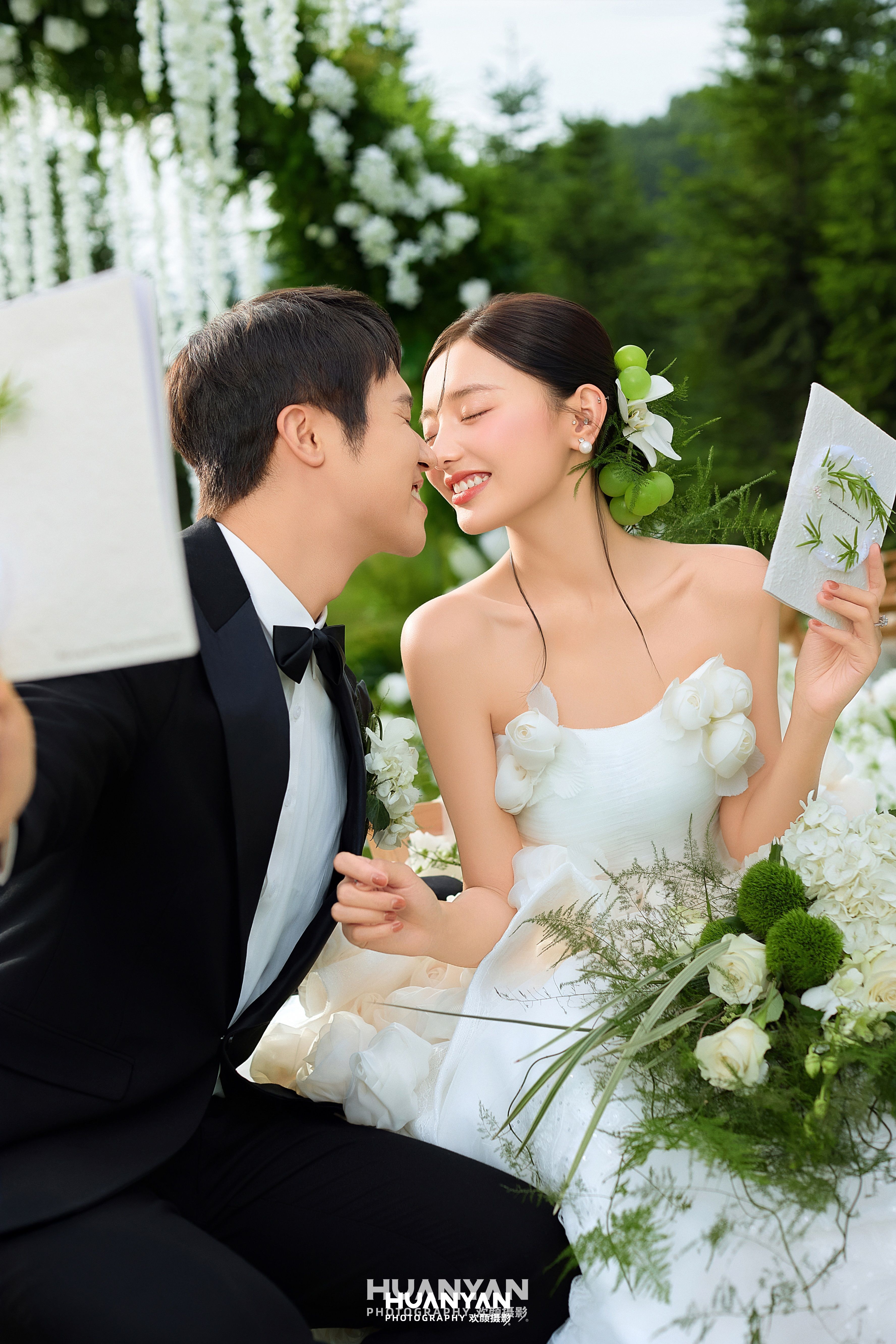 青野告白客片第3张｜韩式温柔婚纱照，摄于户外自然