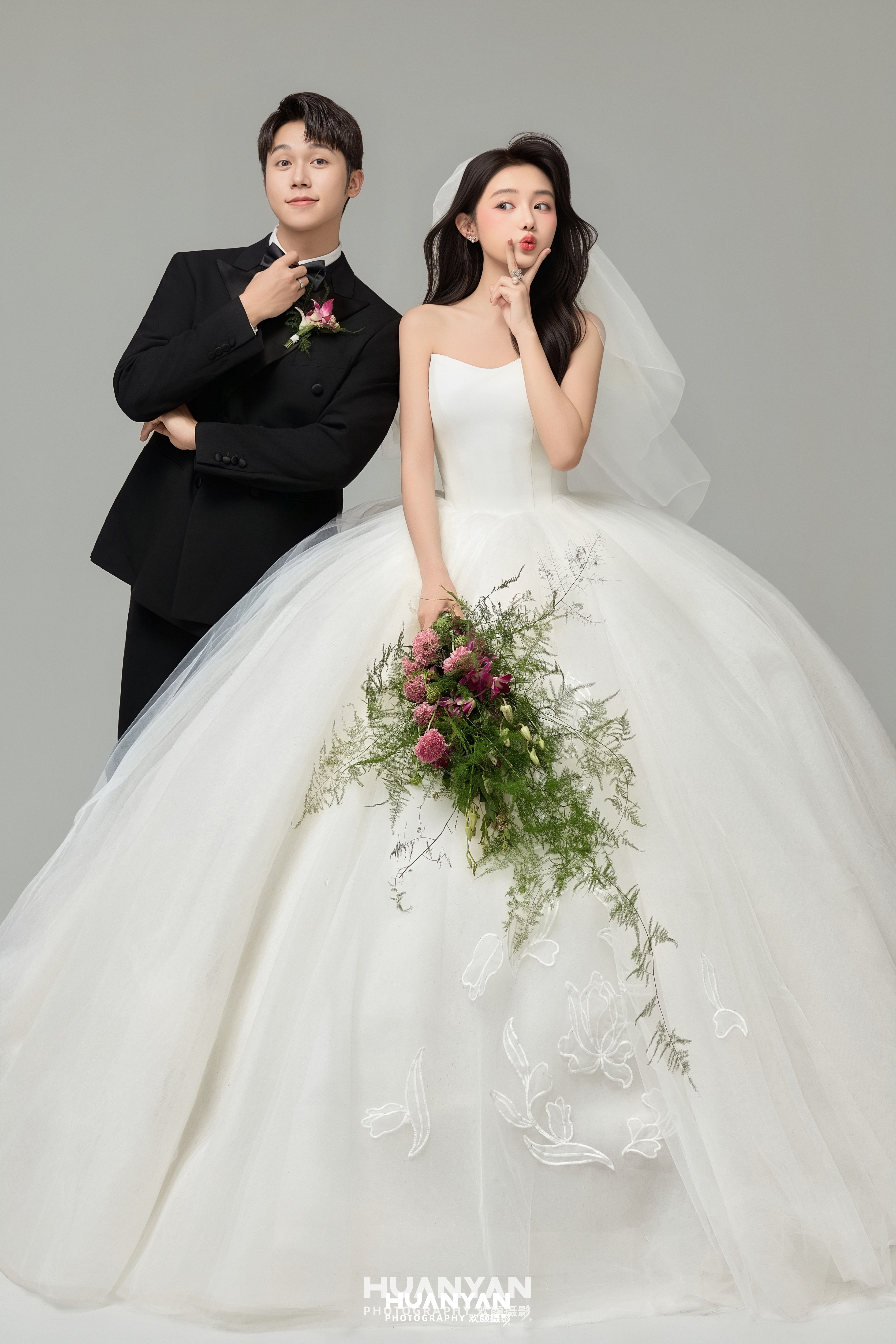 纯白序章客片第7张｜韩式温柔婚纱照，摄于室内影棚