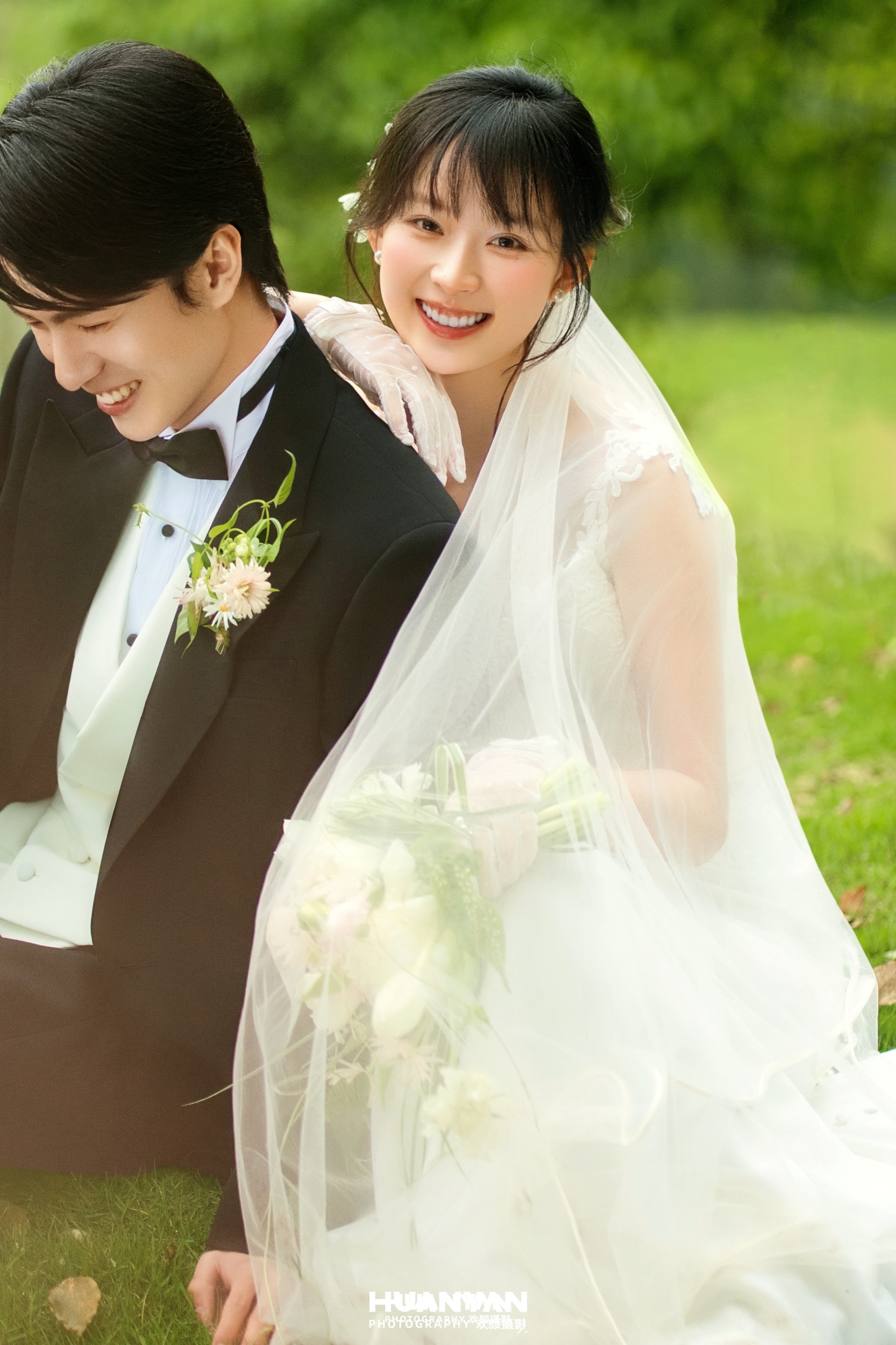 杯中盛夏：清新自然婚纱照户外自然实拍