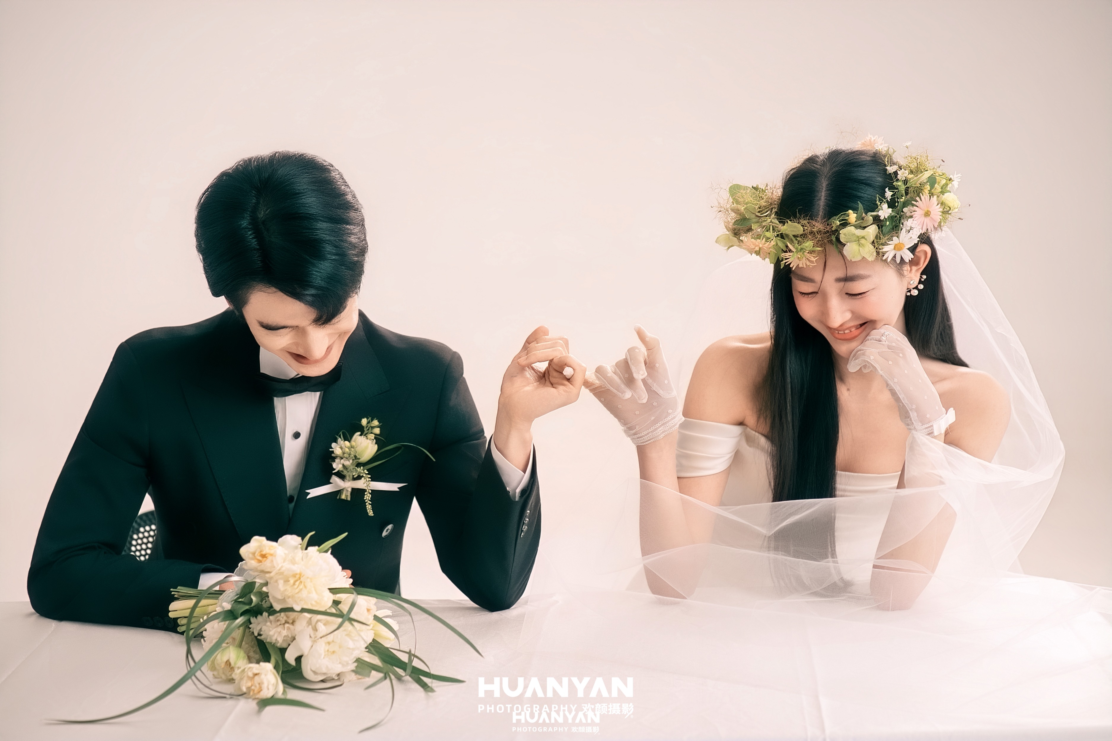 韩式温柔婚纱照 · 室内影棚场景 · 与花同席客片