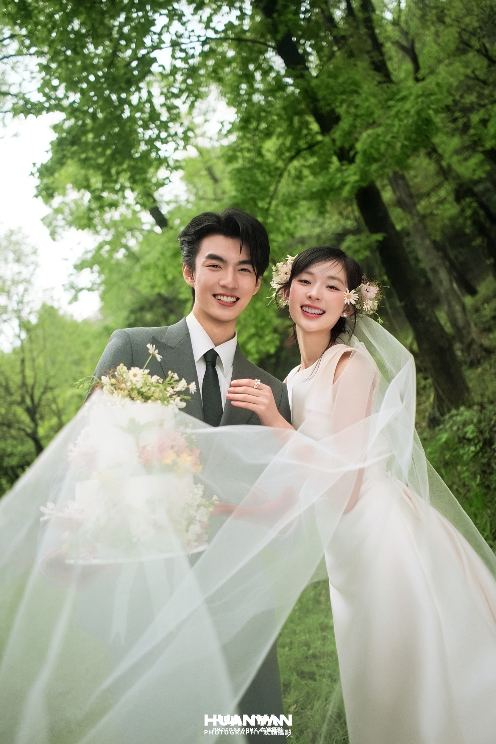 森屿漫光客片第7张｜清新自然婚纱照，摄于户外自然