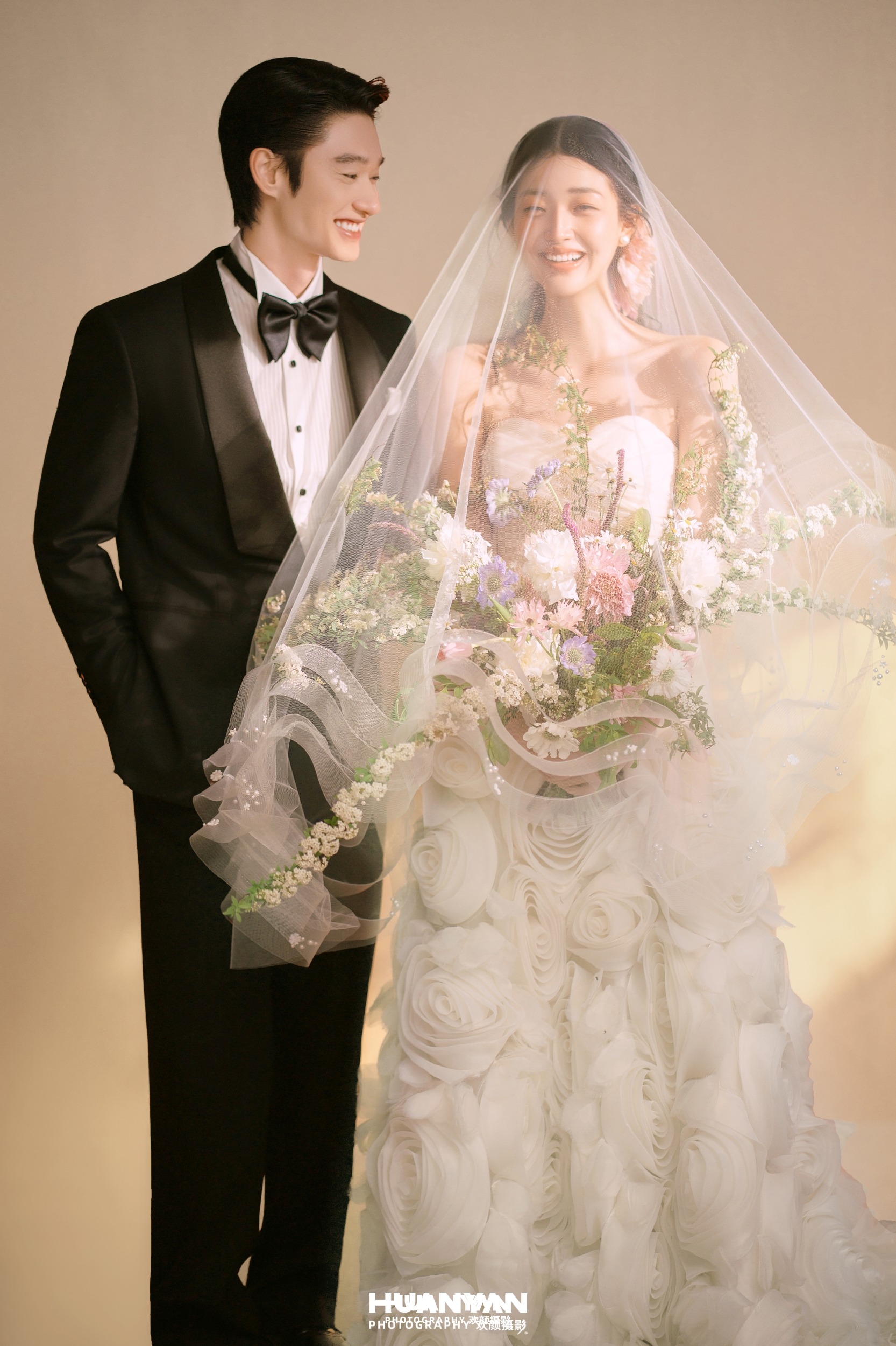 柔光予你客片第7张｜韩式温柔婚纱照，摄于室内影棚