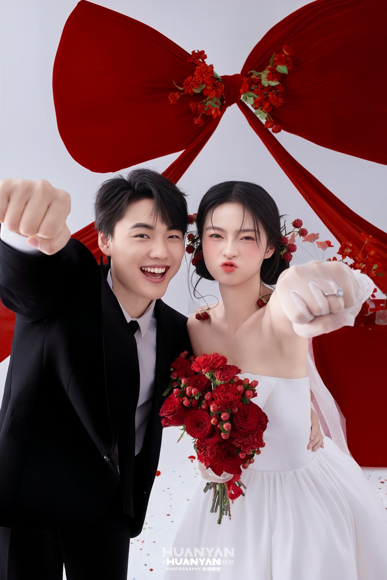 室内影棚新中式婚纱照实拍（红丝结系列）