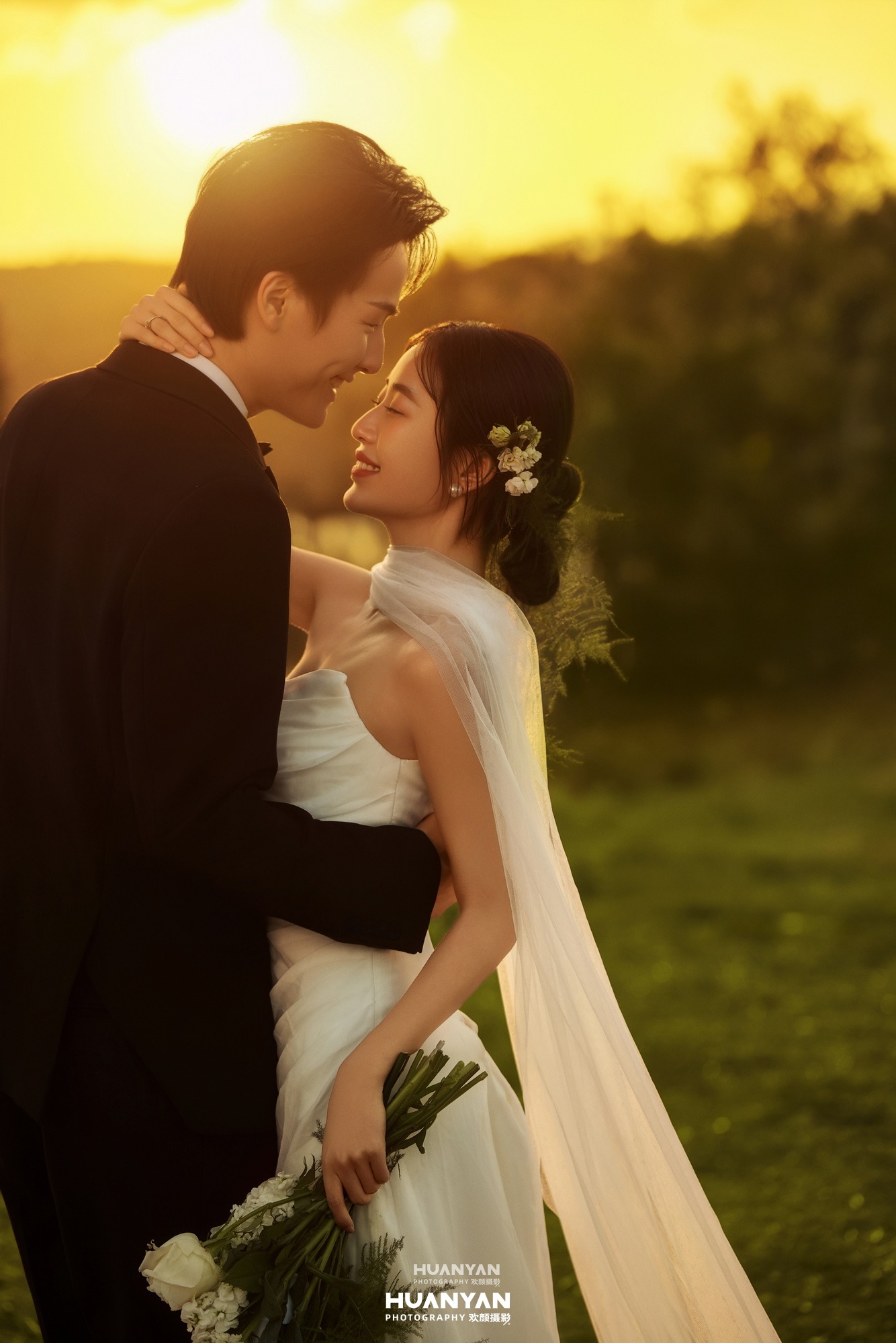 落日恋歌：韩式温柔婚纱照户外自然实拍