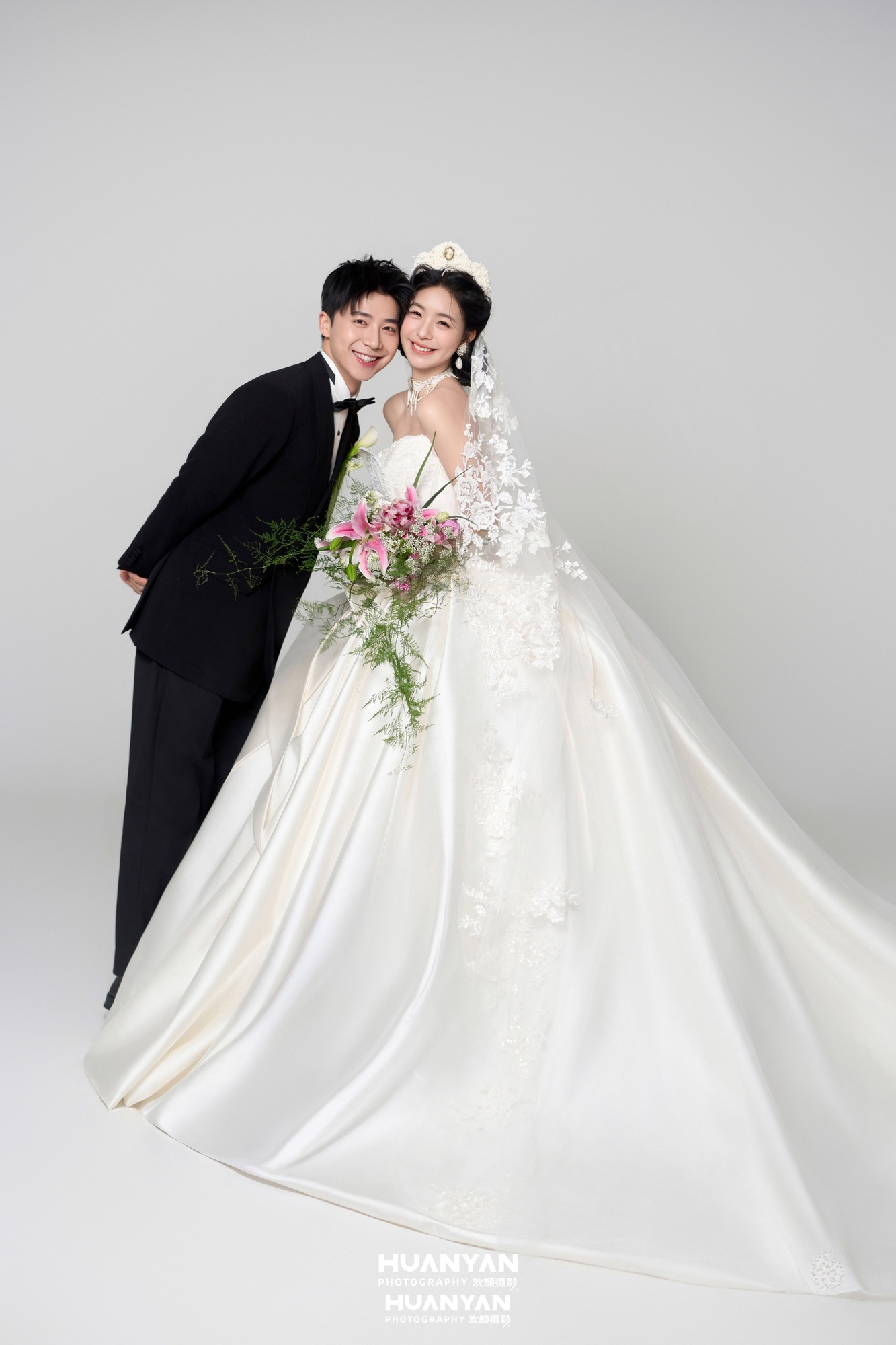 百合小令：韩式温柔婚纱照室内影棚实拍