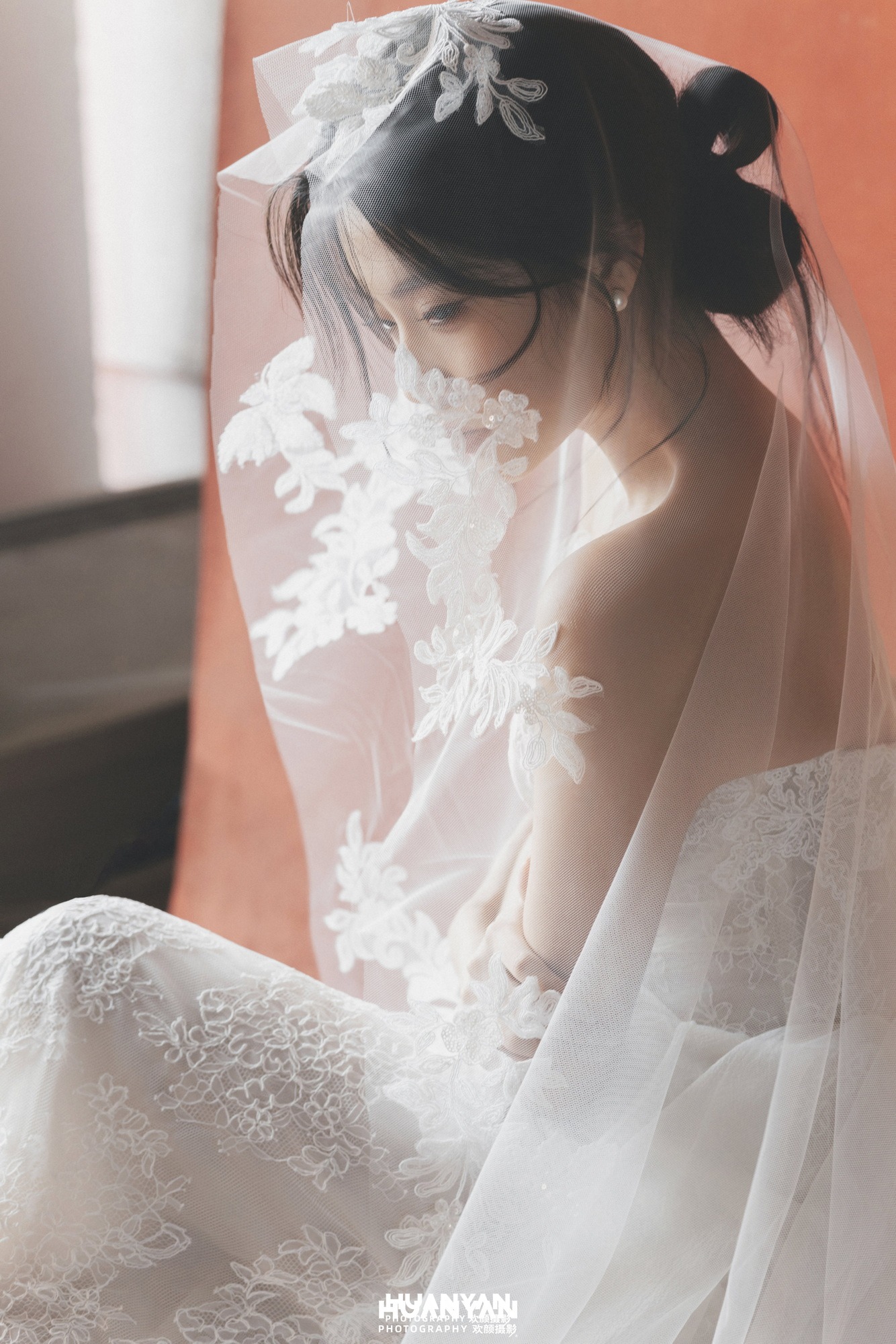 纱曳同行客片第3张｜韩式温柔婚纱照，摄于室内影棚