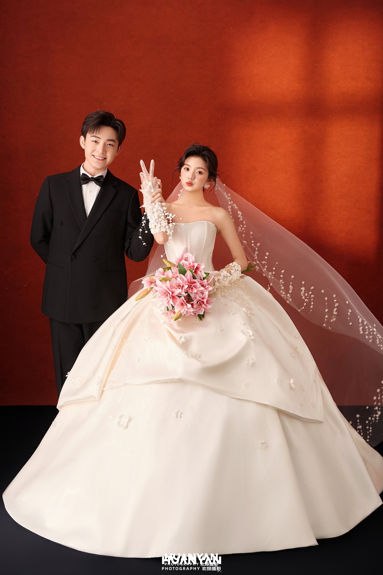 室内影棚韩式温柔婚纱照实拍（隔纱浅笑系列）