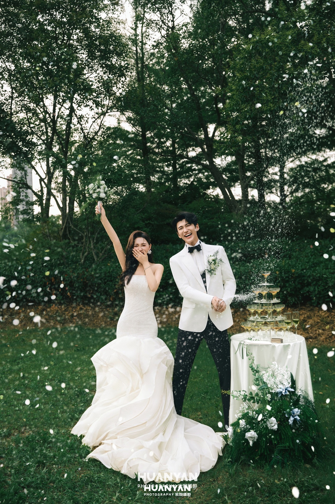 清新自然婚纱照 · 户外自然场景 · 绿意花雨客片