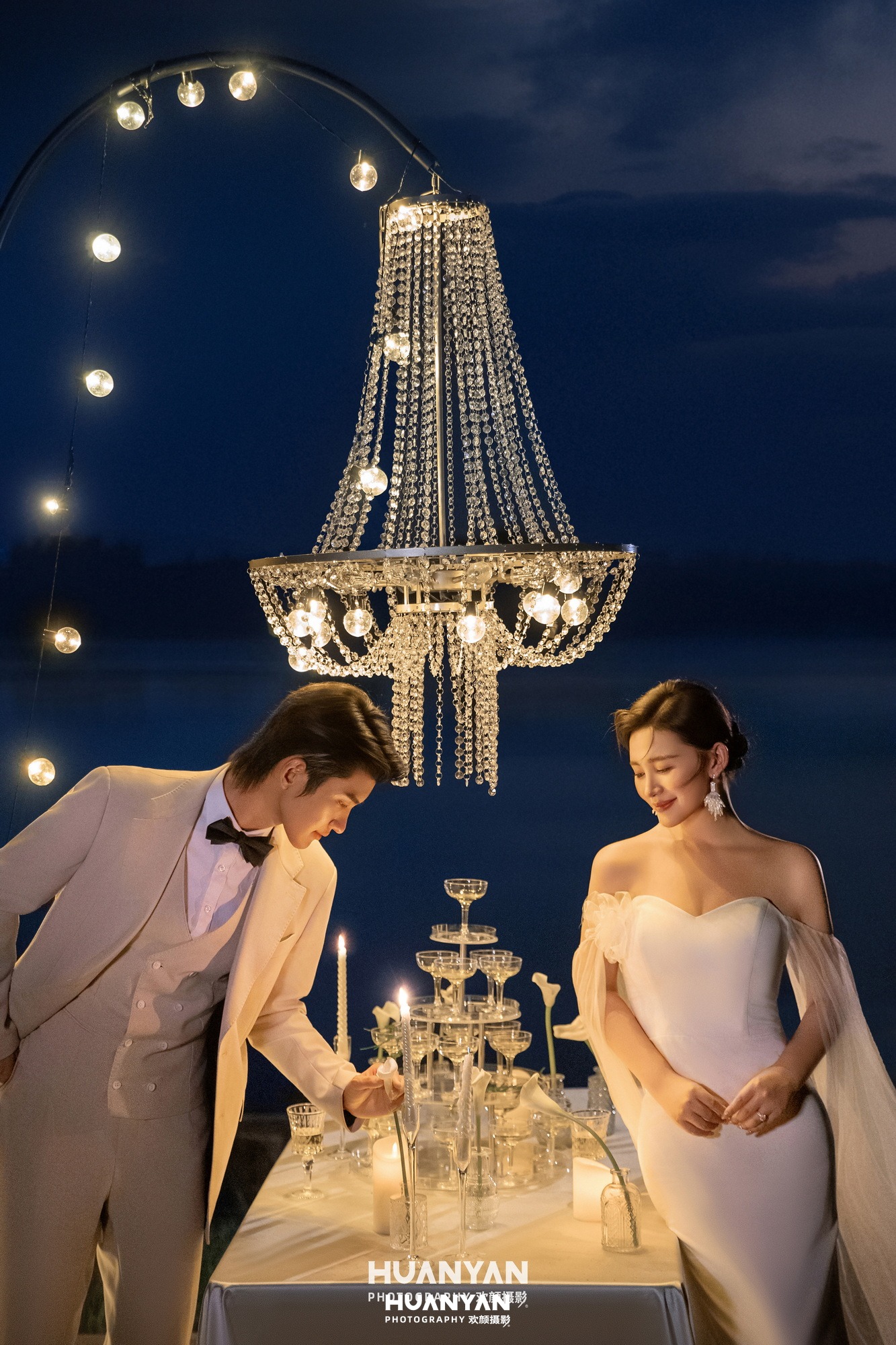 轻奢高级婚纱照 · 户外自然场景 · 树下灯语客片