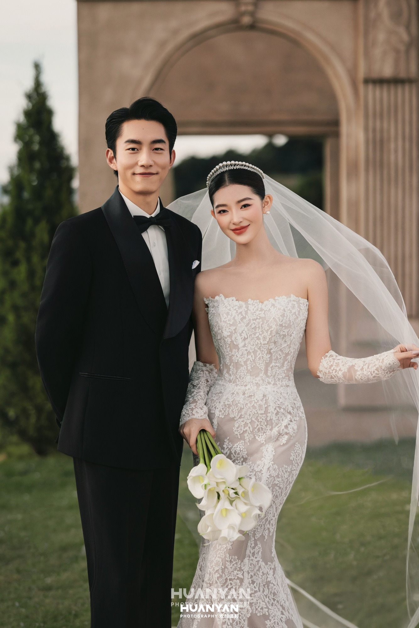 拱门之外客片第7张｜氛围感婚纱照，摄于城堡古堡