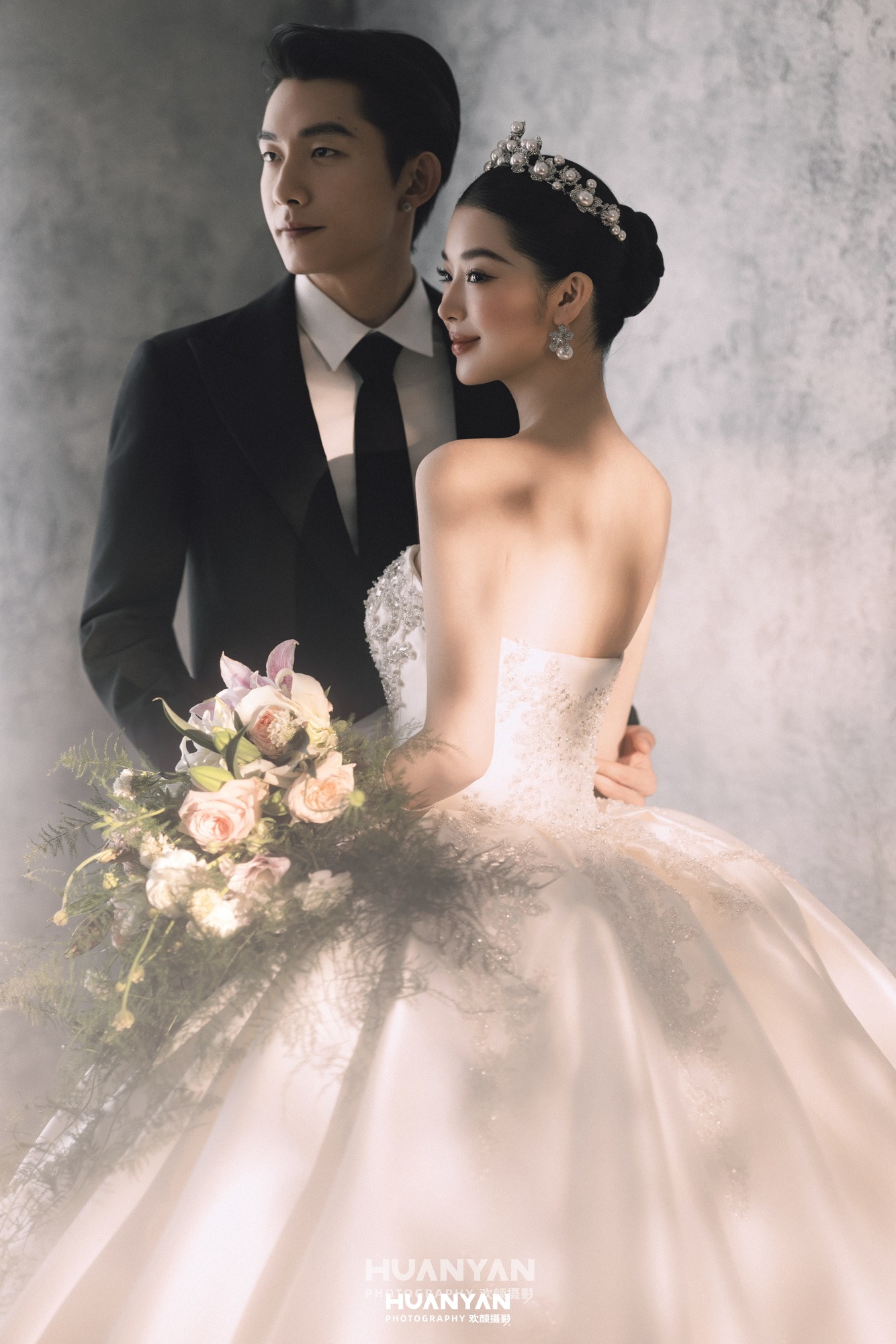 室内影棚极简婚纱照实拍（灰境絮语系列）