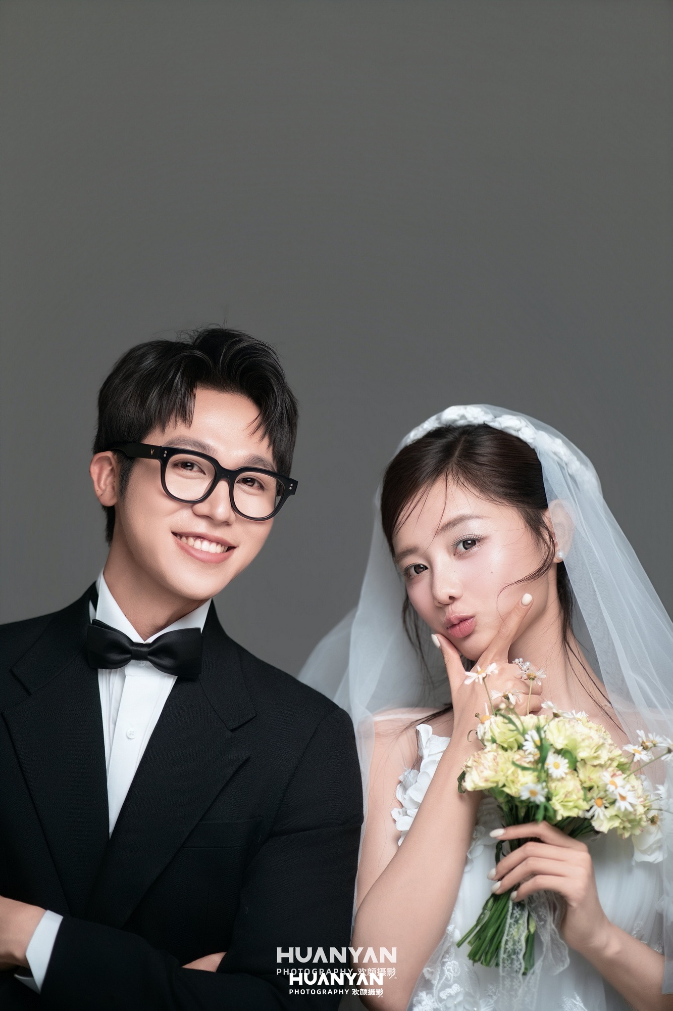 小朵欢喜客片第3张｜韩式温柔婚纱照，摄于室内影棚