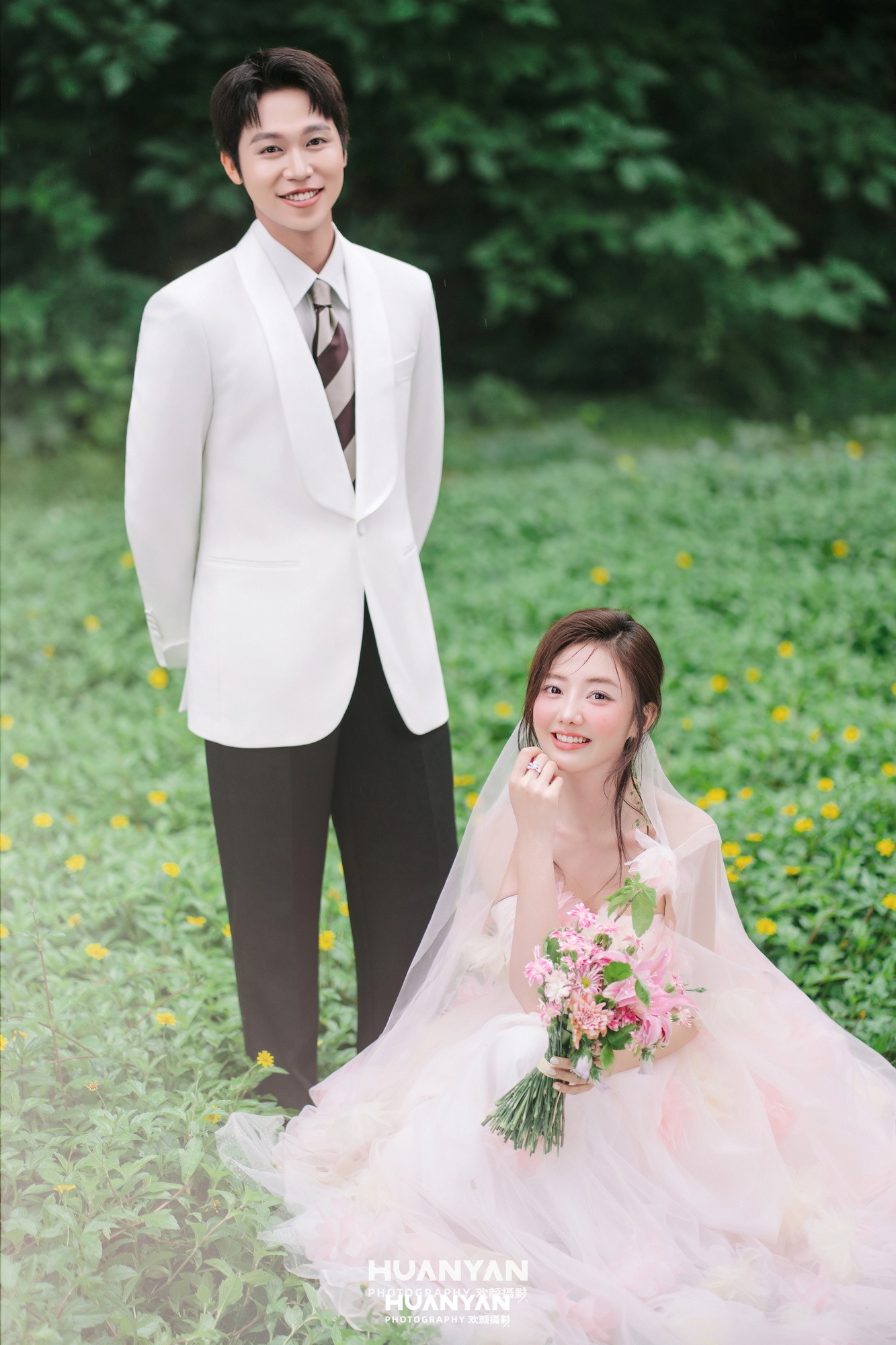 粉纱拾春：清新自然婚纱照户外自然实拍
