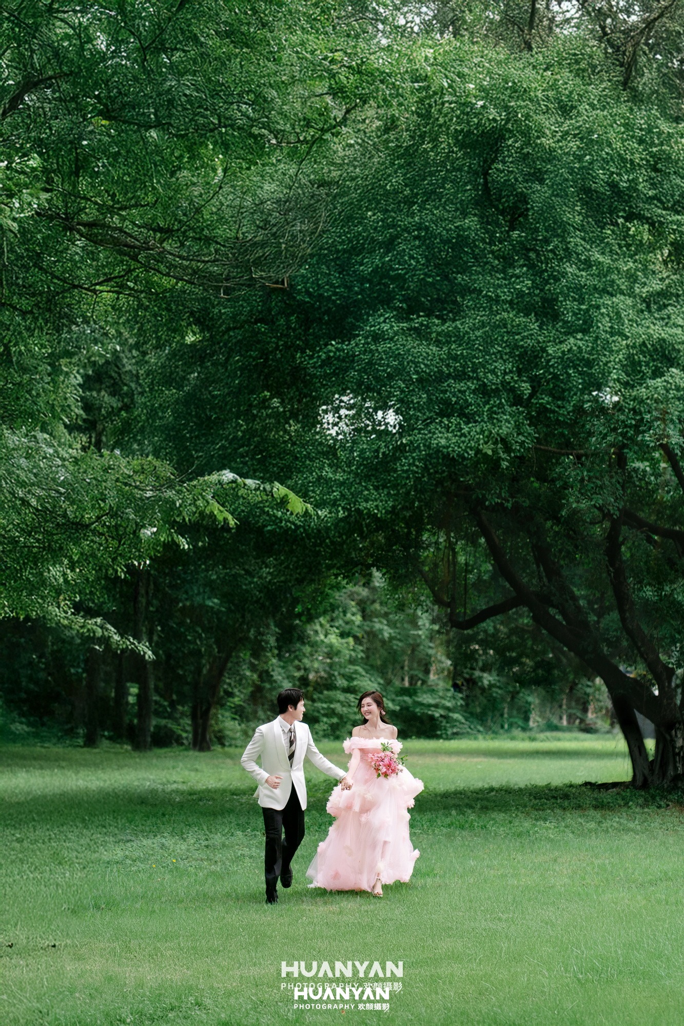 粉纱拾春客片第11张｜清新自然婚纱照，摄于户外自然