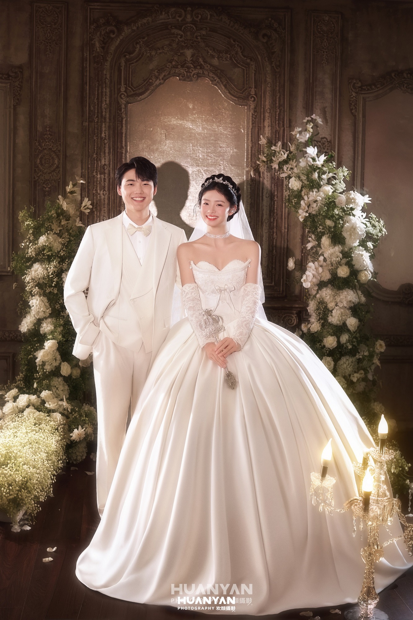 宫廷童话客片第11张｜浪漫唯美婚纱照，摄于室内影棚