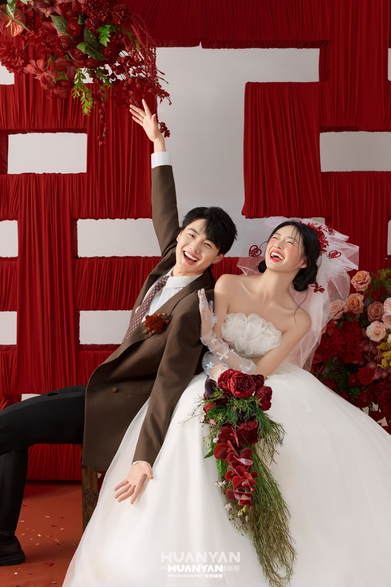 绯幕初见客片第3张｜韩式温柔婚纱照，摄于室内影棚