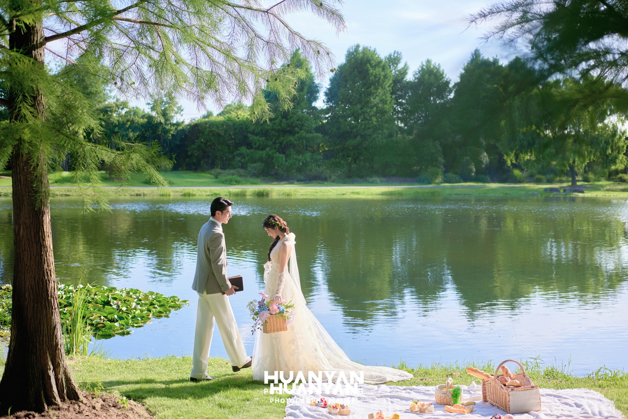 清新自然婚纱照 · 户外自然场景 · 湖畔食光客片