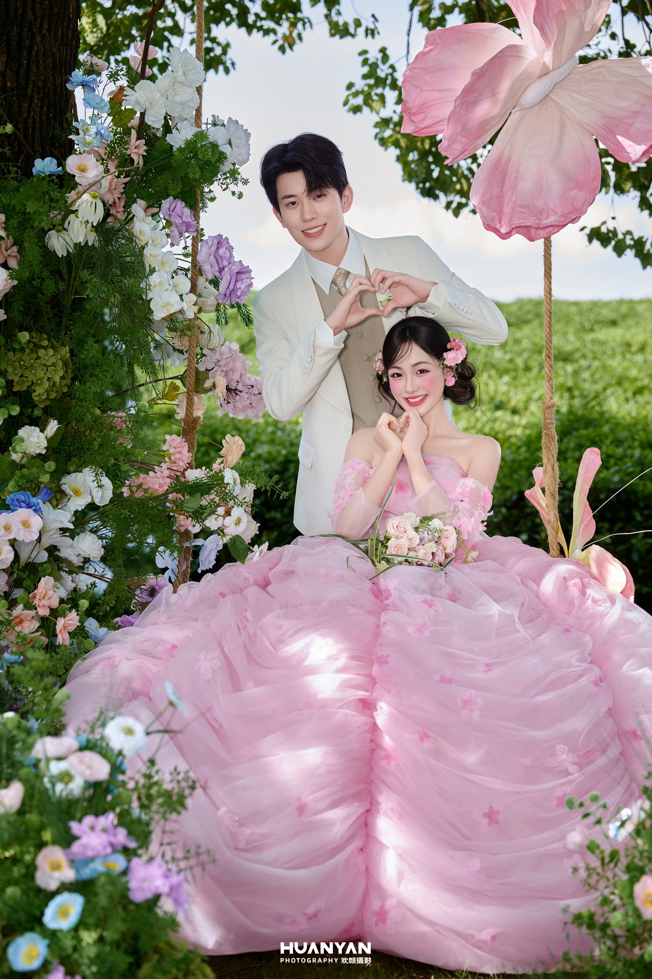 帽檐藏花：韩式温柔婚纱照户外自然实拍